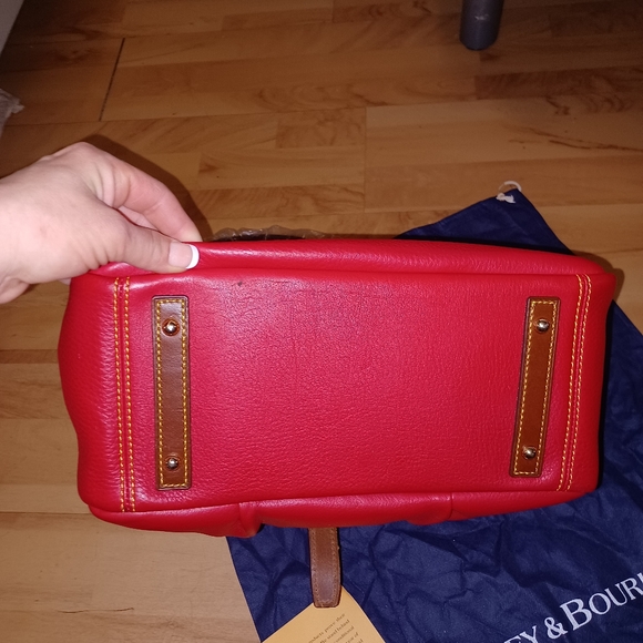 CHERRY/HOBO STYLE DOONEY AND BOURKE RED LEATHER SHOULDER BAG - Picture 7 of 14